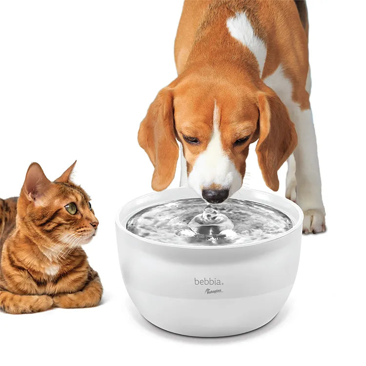 Fuente Rotoplas para mascotas color blanco — vista lateral