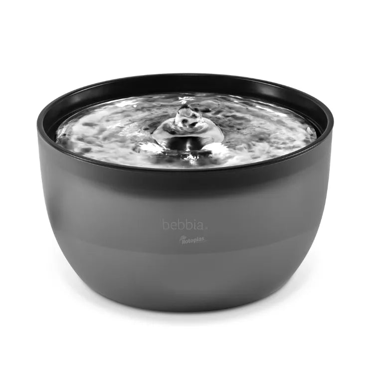 Fuente Rotoplas para mascotas color negro — vista frontal